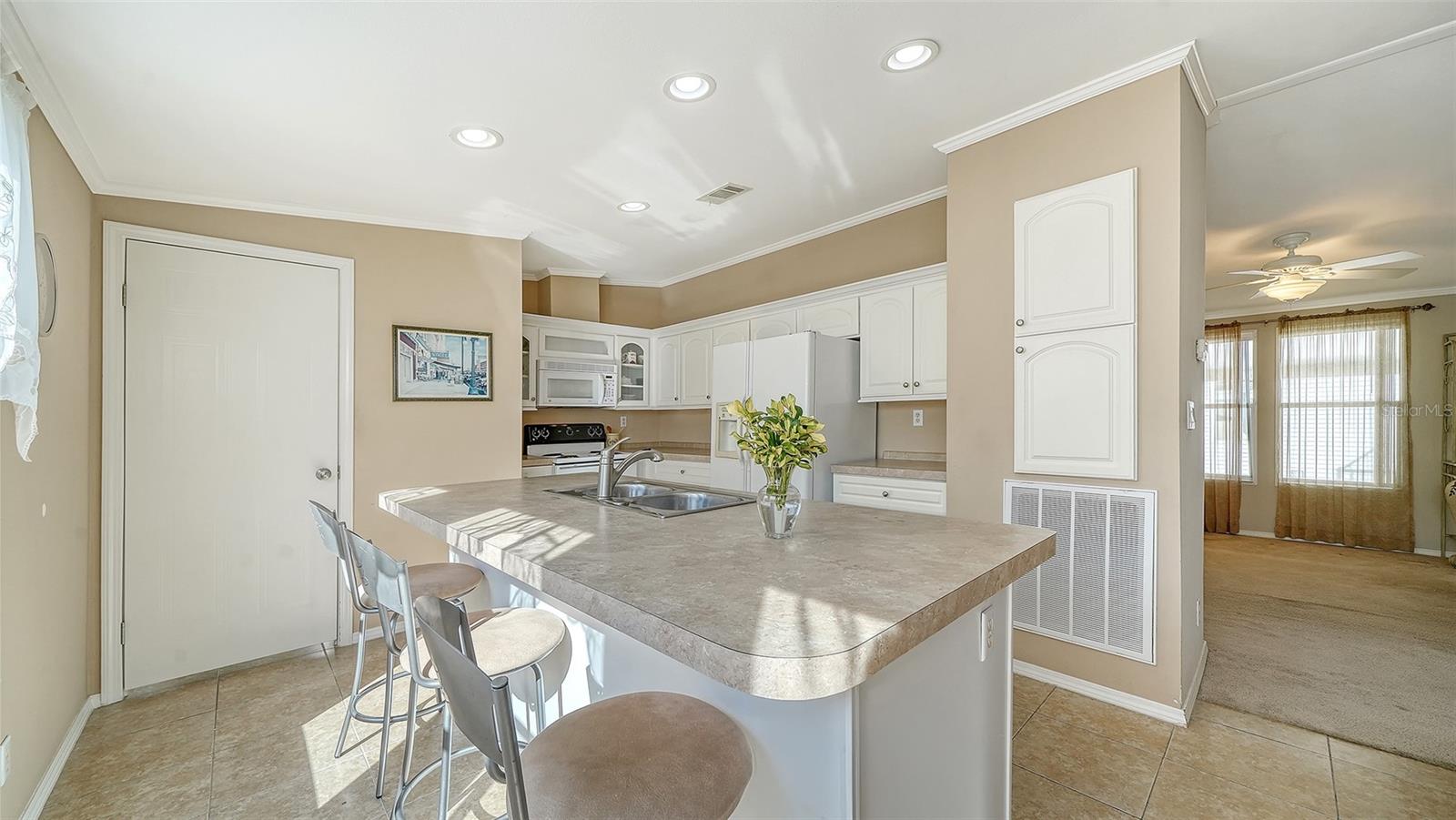 OAKWOOD MANOR - Residential