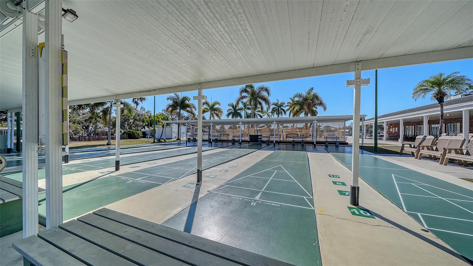 OAKWOOD MANOR - Residential