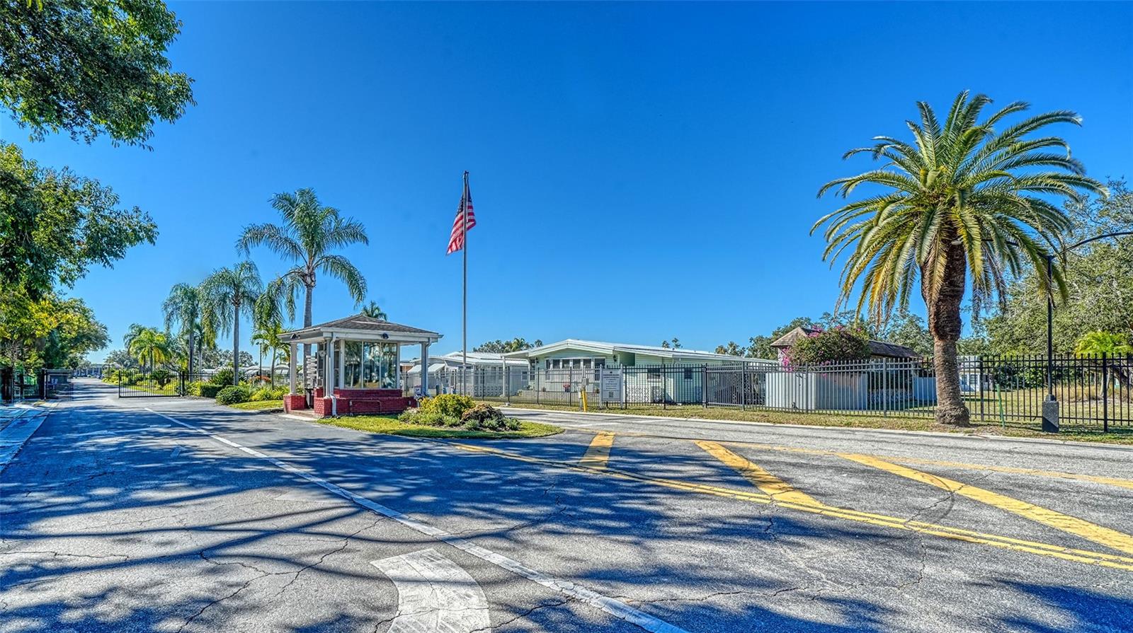 OAKWOOD MANOR - Residential