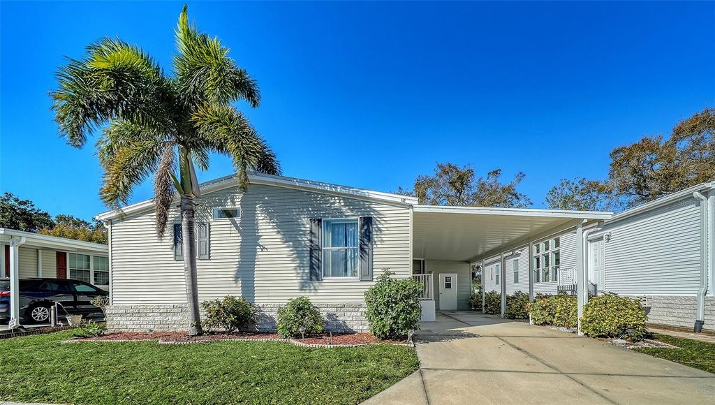 Photo of 112 Oakwood Boulevard, Sarasota, FL 34237 (MLS # A4679946)