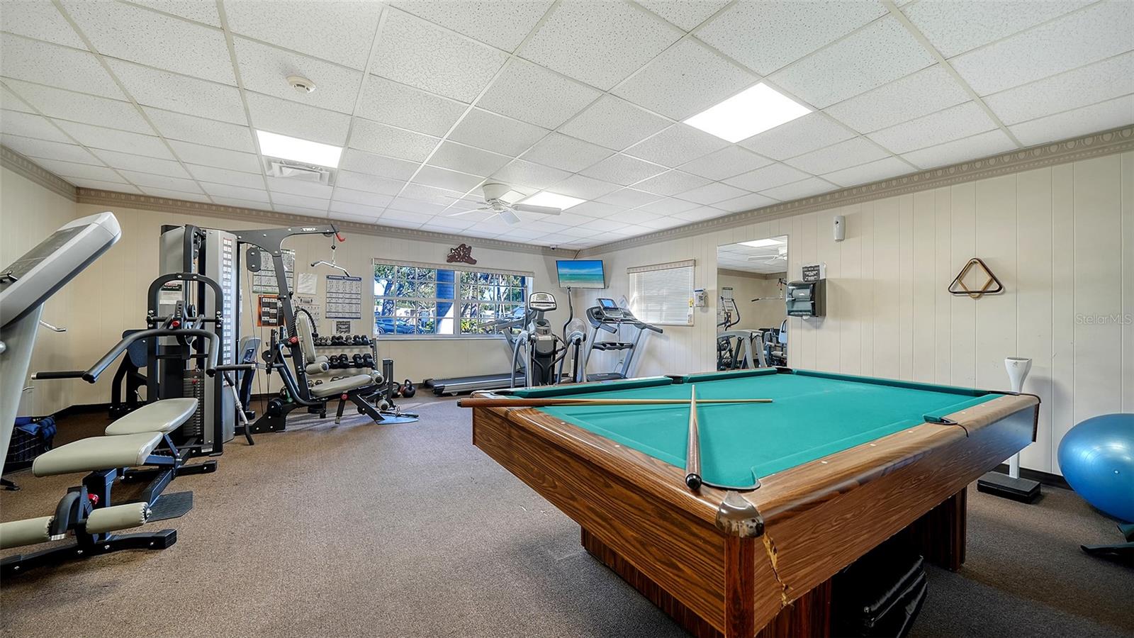 OAKWOOD MANOR - Residential