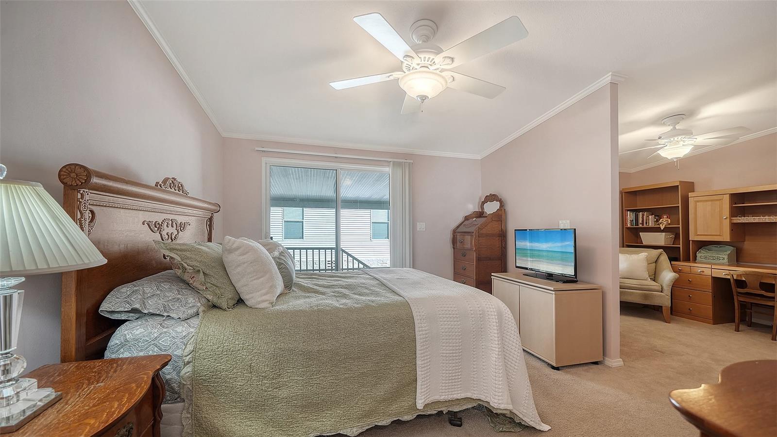 OAKWOOD MANOR - Residential