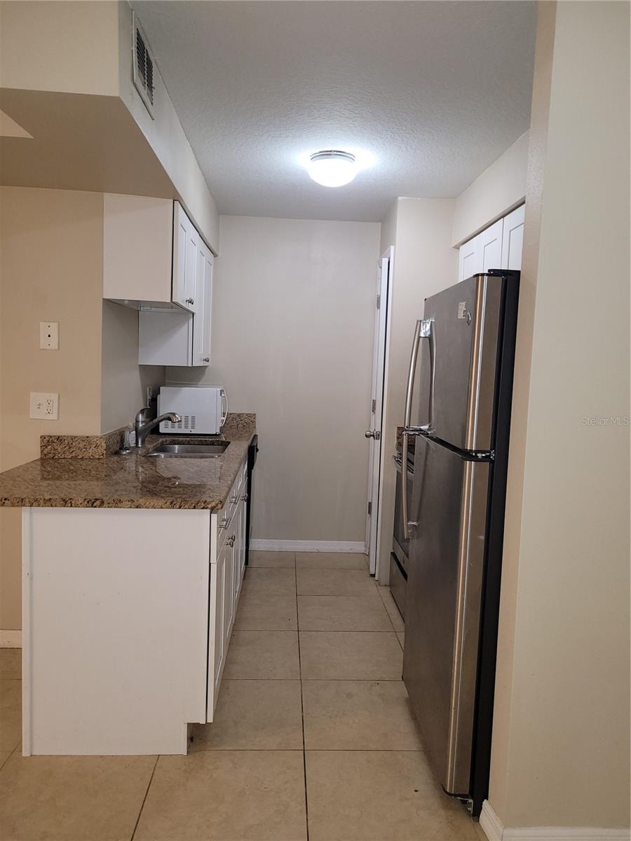 THE HAMPTONS AT BRANDON A CONDO - Residential