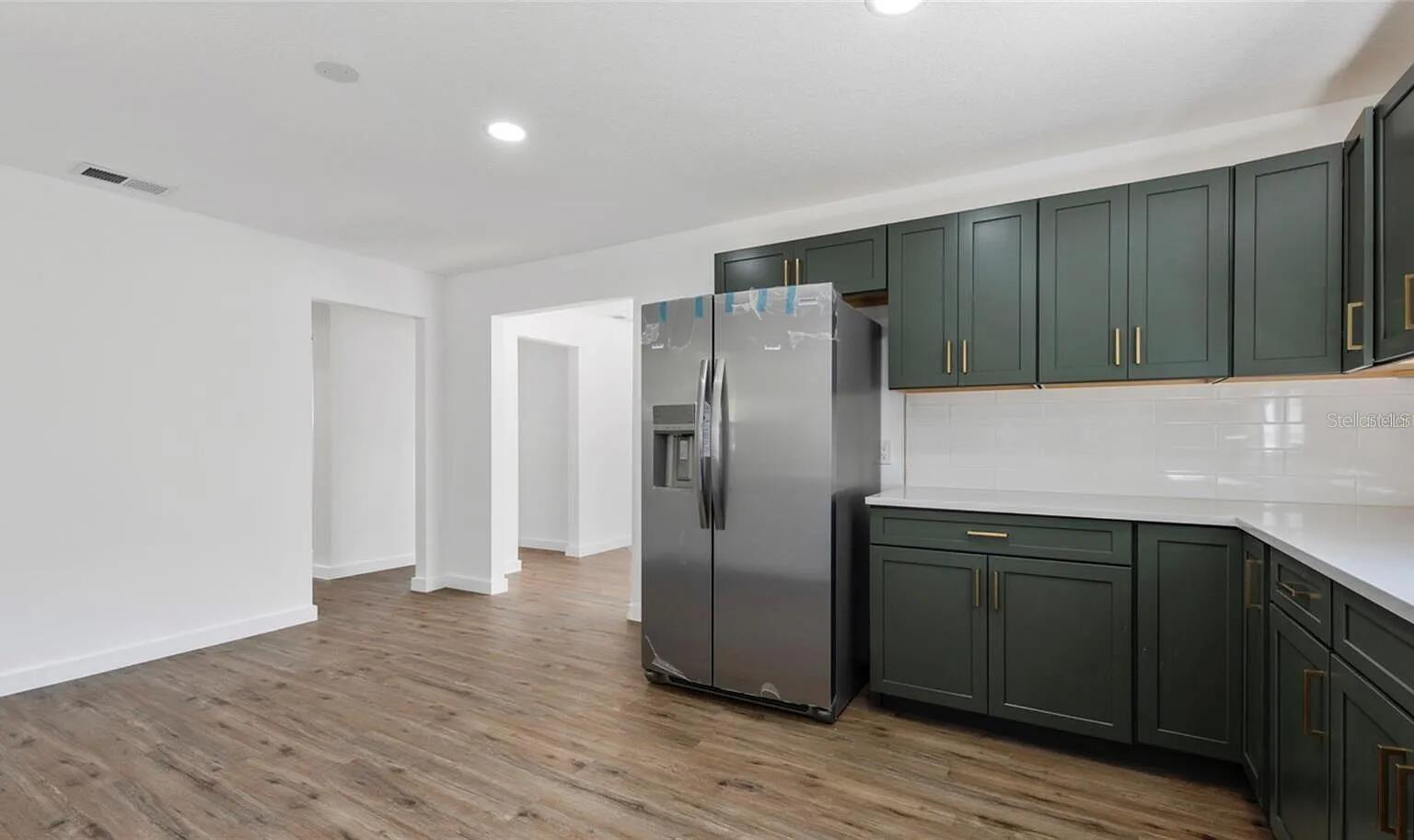 VALENCIA TERRACE REV - Residential Lease