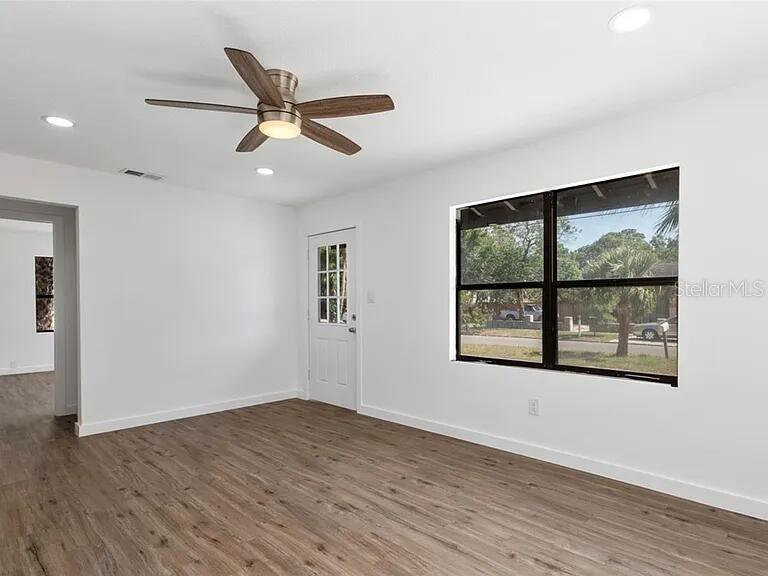 VALENCIA TERRACE REV - Residential Lease