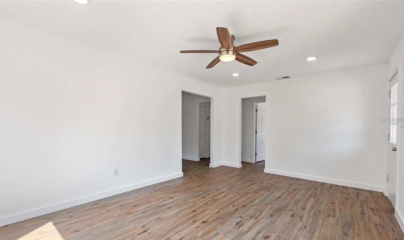 VALENCIA TERRACE REV - Residential Lease