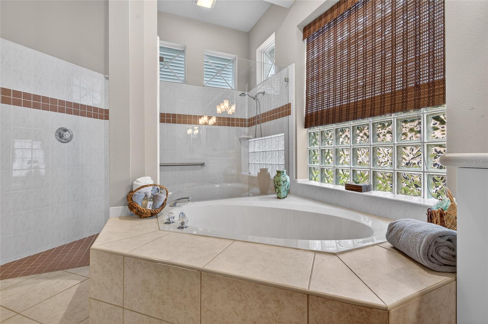 SANCTUARY ON SPRUCE CREEK 03 - Residential