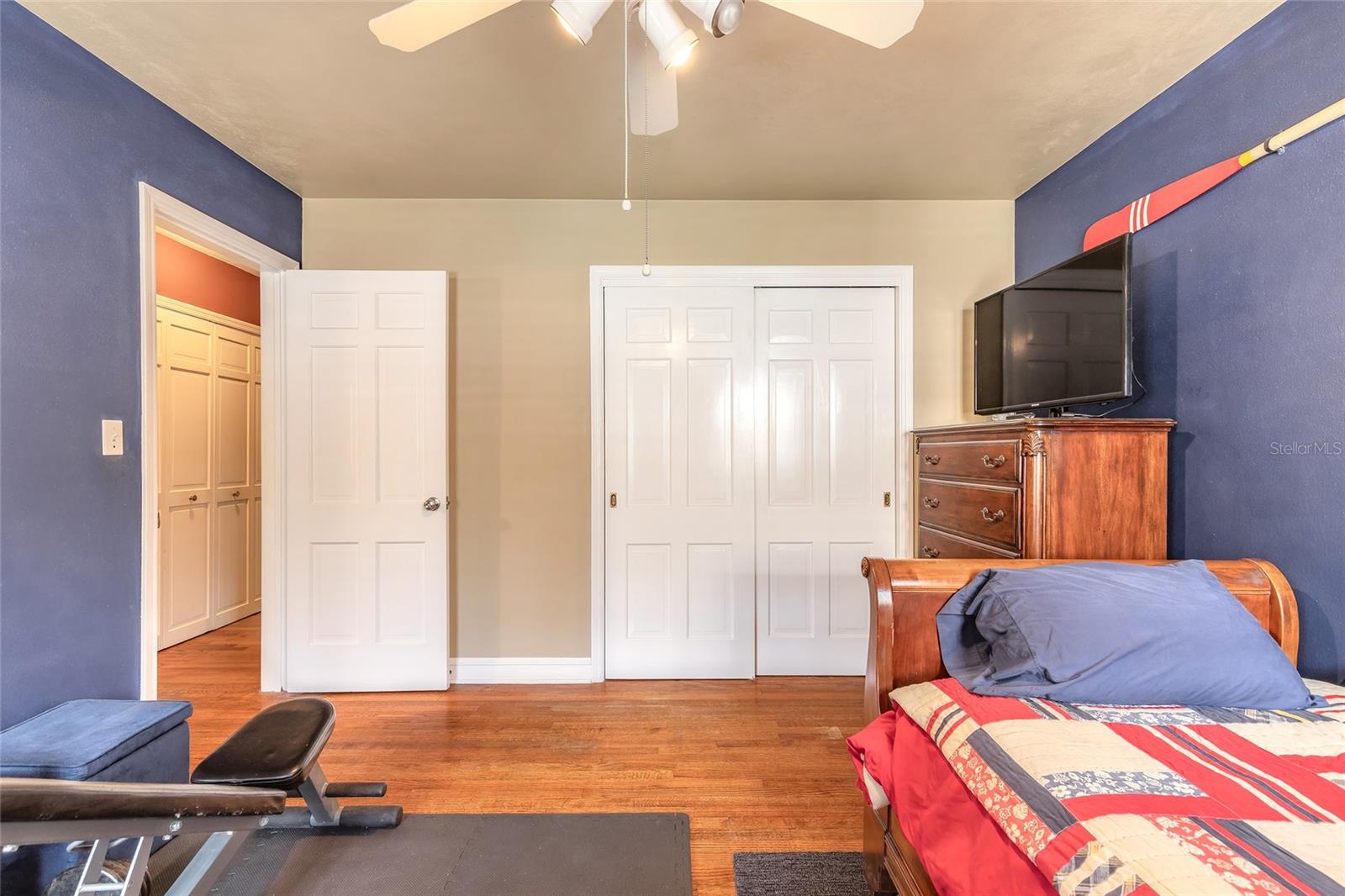 BANKS COLONIAL ESTATES - Residential