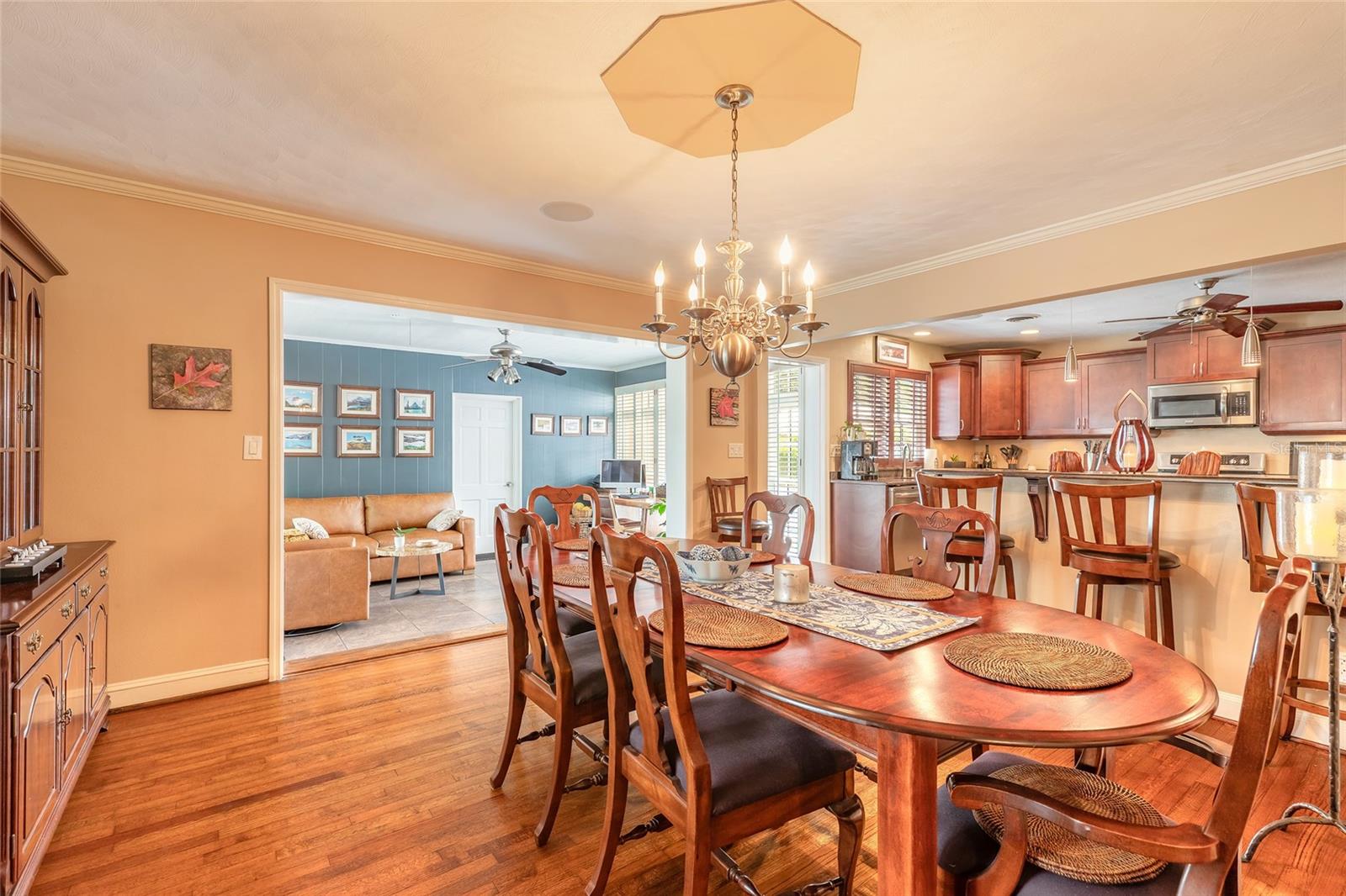 BANKS COLONIAL ESTATES - Residential