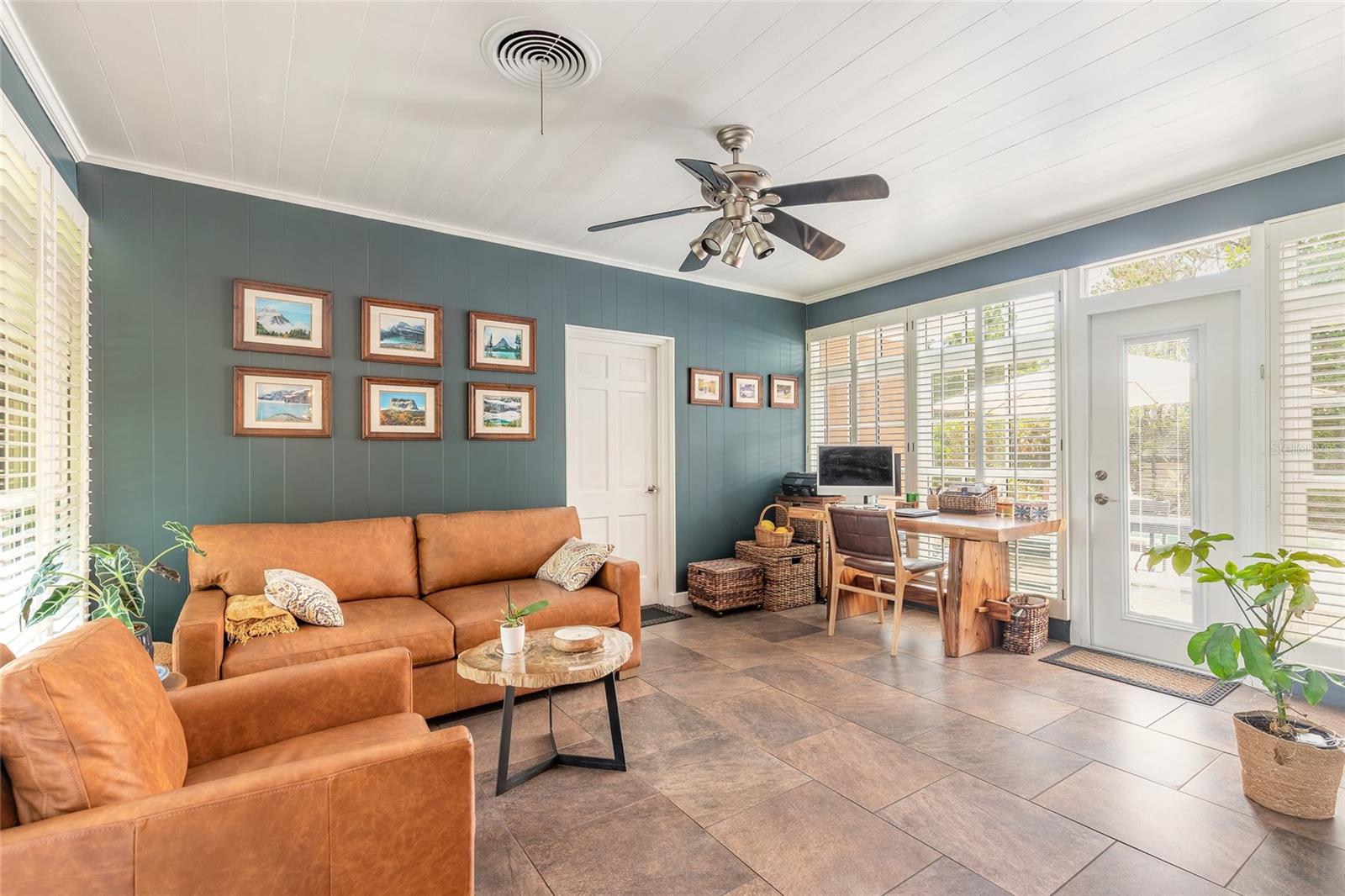 BANKS COLONIAL ESTATES - Residential