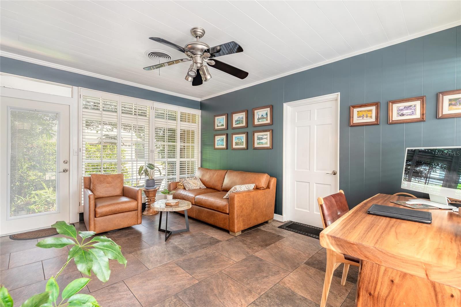 BANKS COLONIAL ESTATES - Residential