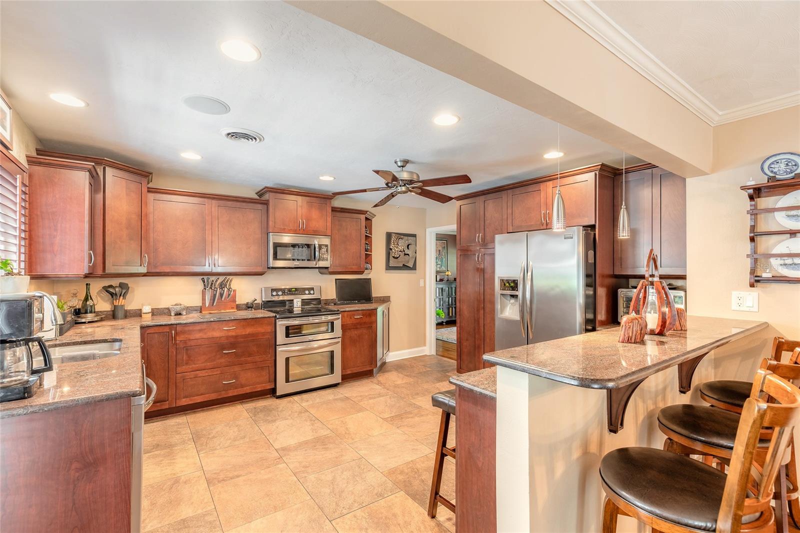 BANKS COLONIAL ESTATES - Residential
