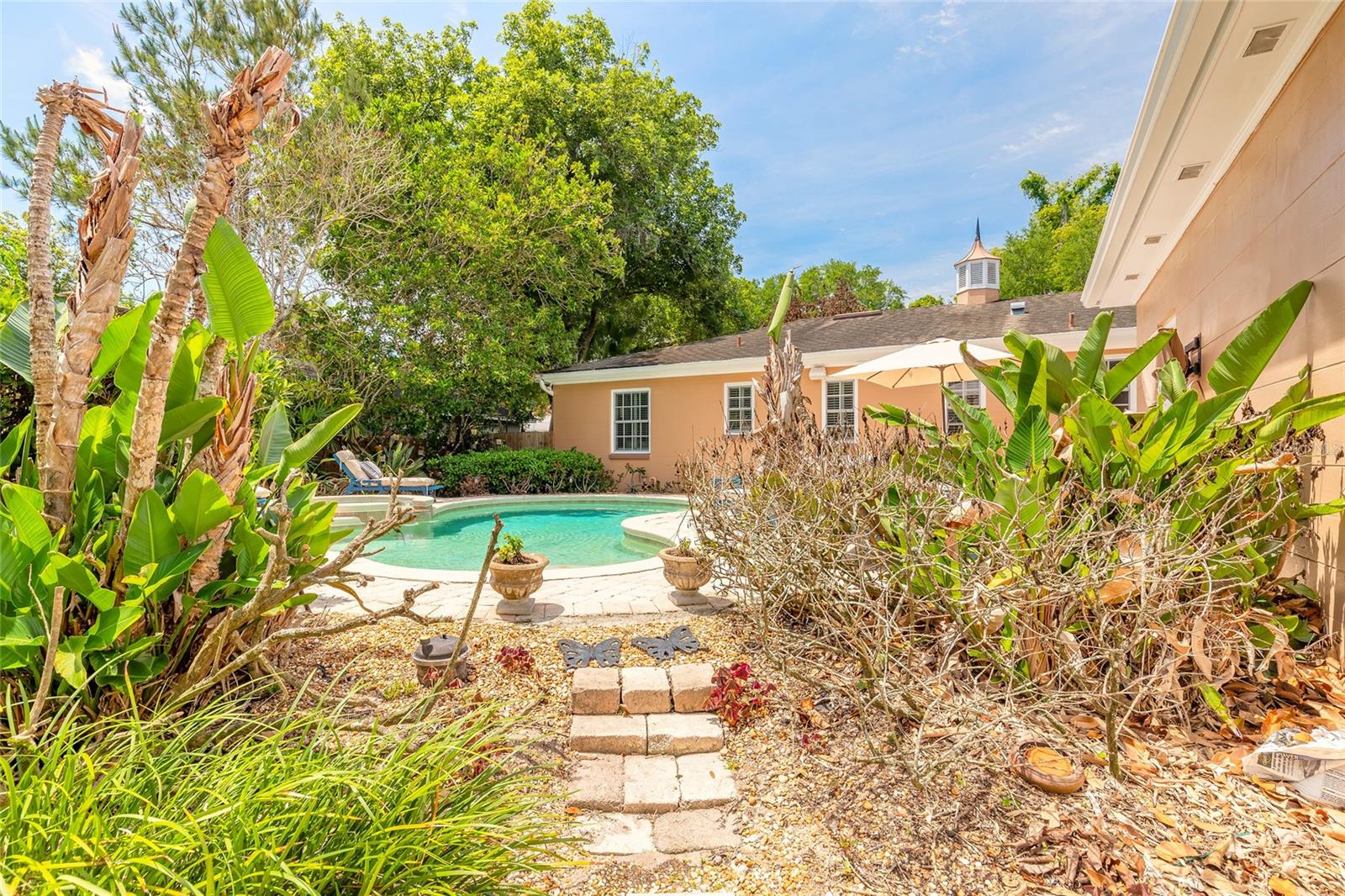 BANKS COLONIAL ESTATES - Residential
