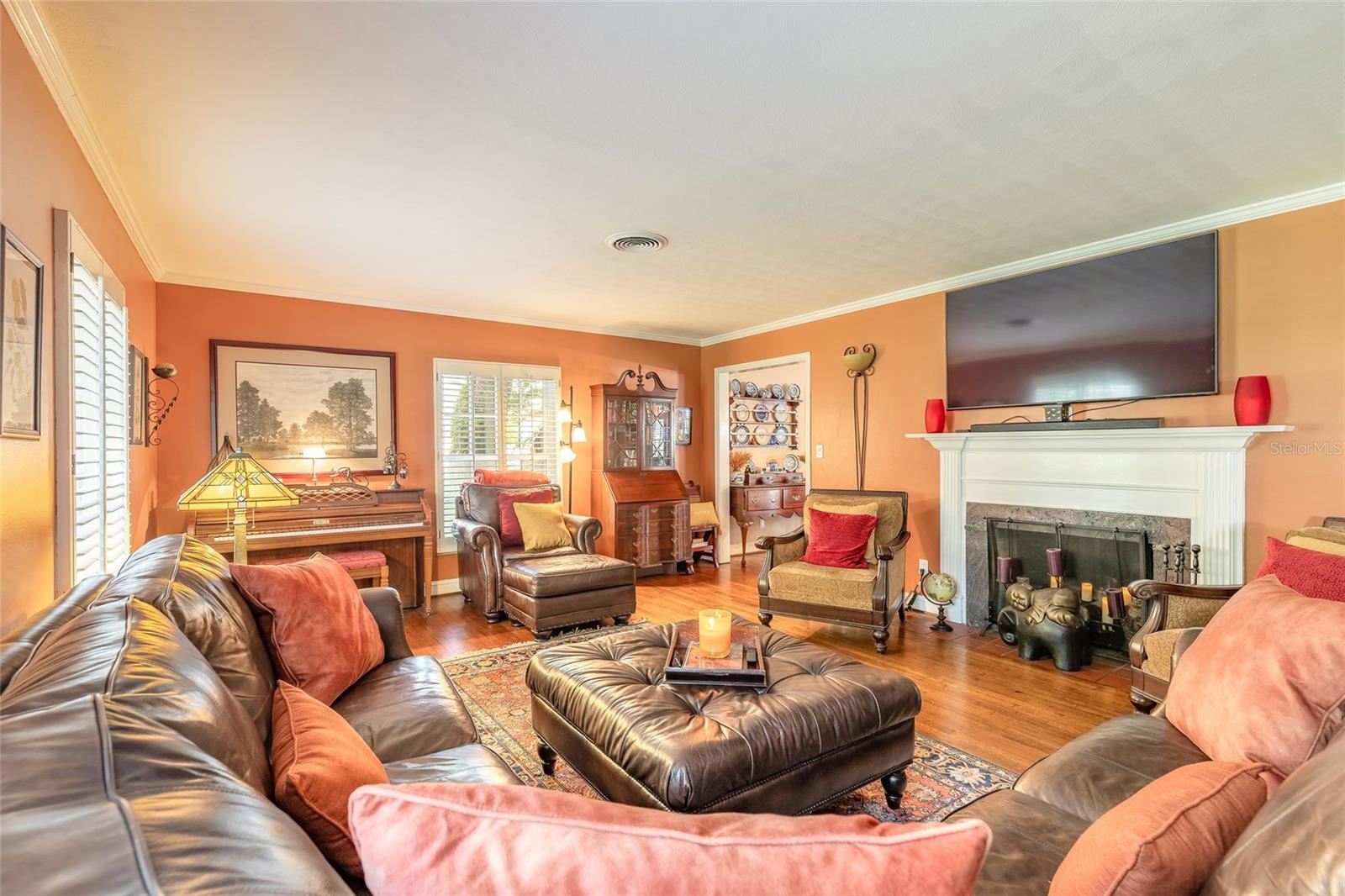 BANKS COLONIAL ESTATES - Residential