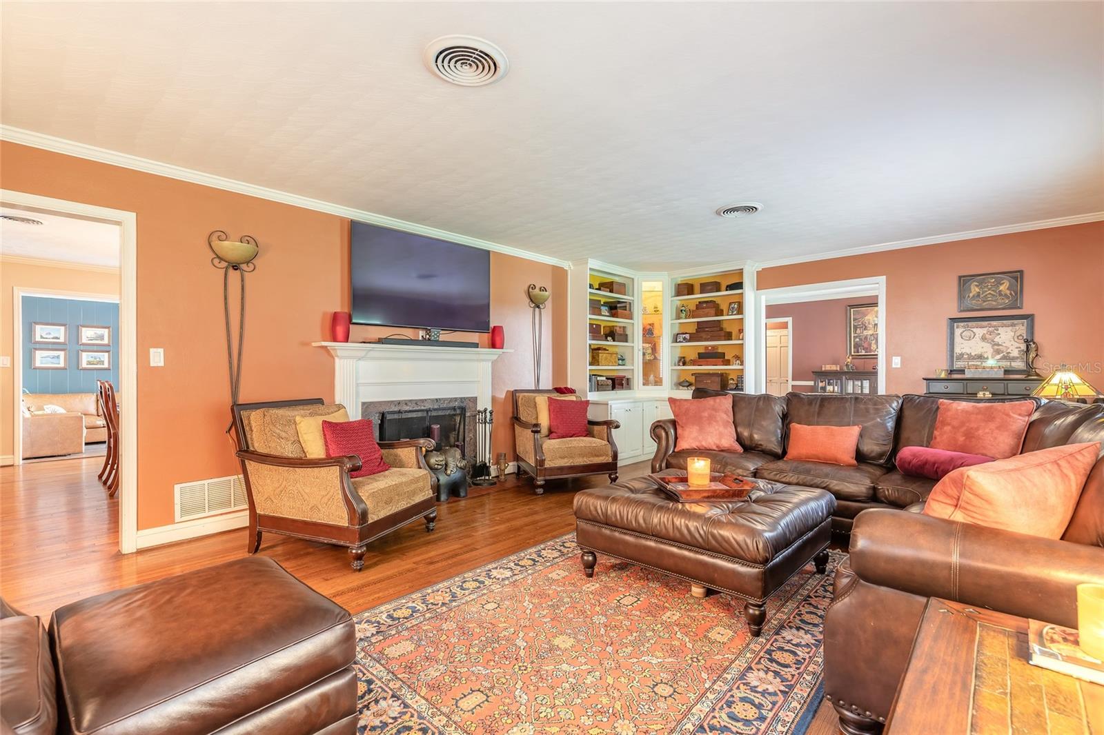 BANKS COLONIAL ESTATES - Residential