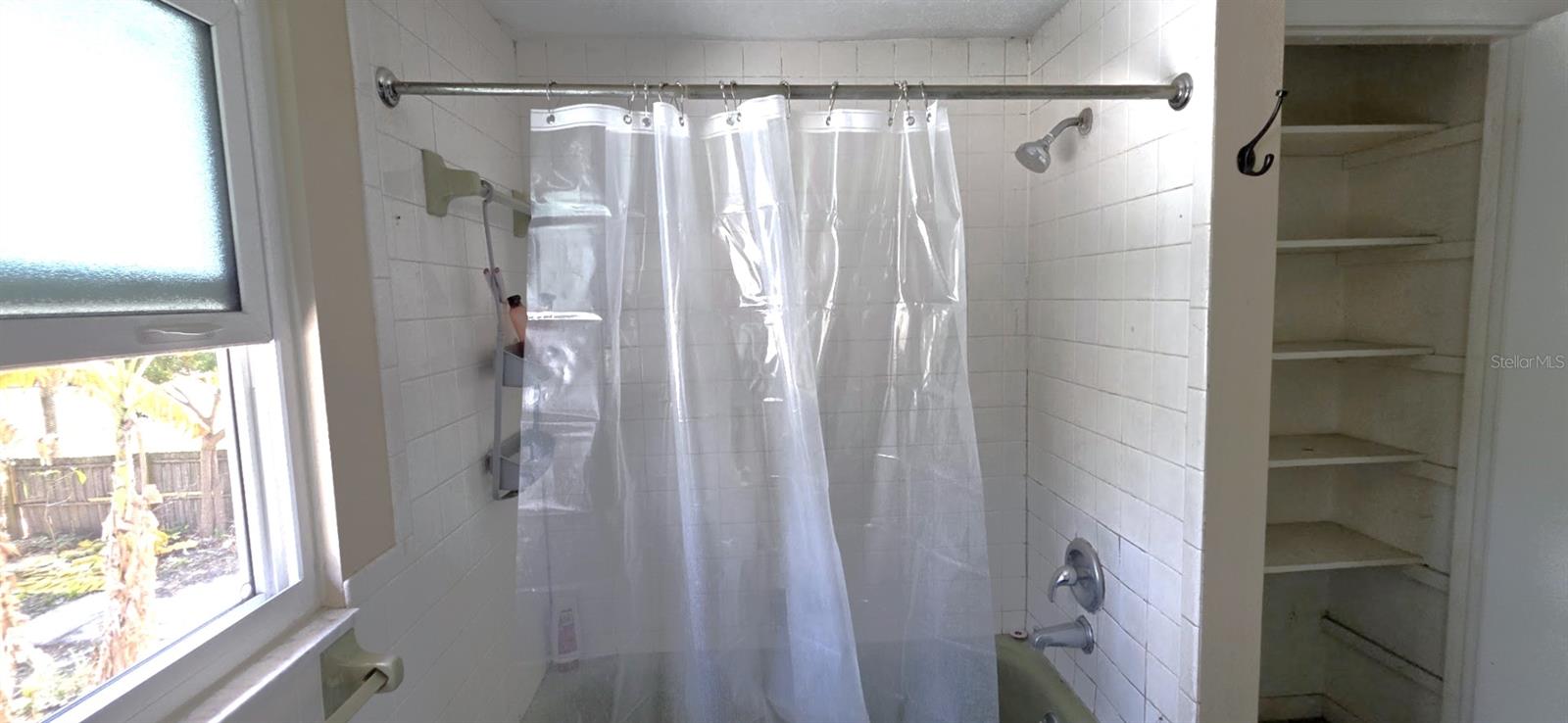 BELLEAIR GROVE 1ST ADD - Residential