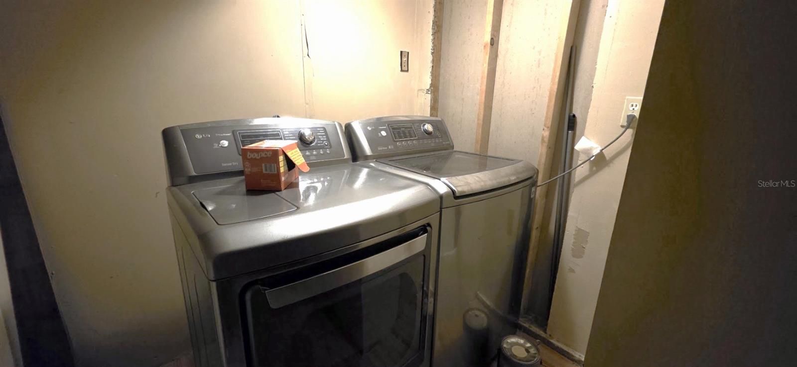 BELLEAIR GROVE 1ST ADD - Residential