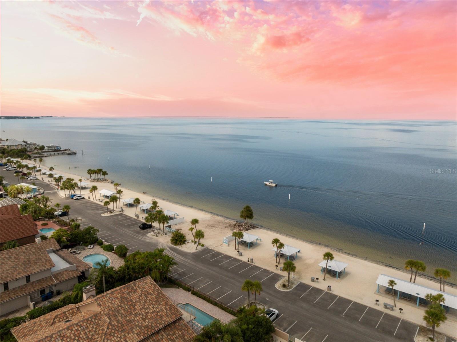 FLOR A MAR - Residential