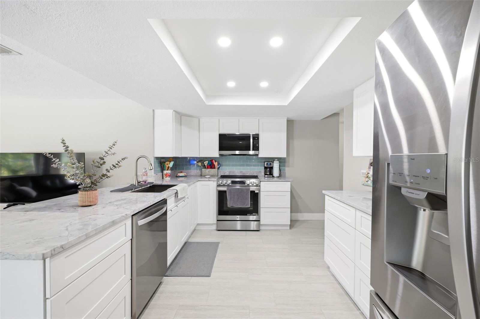 FLOR A MAR - Residential
