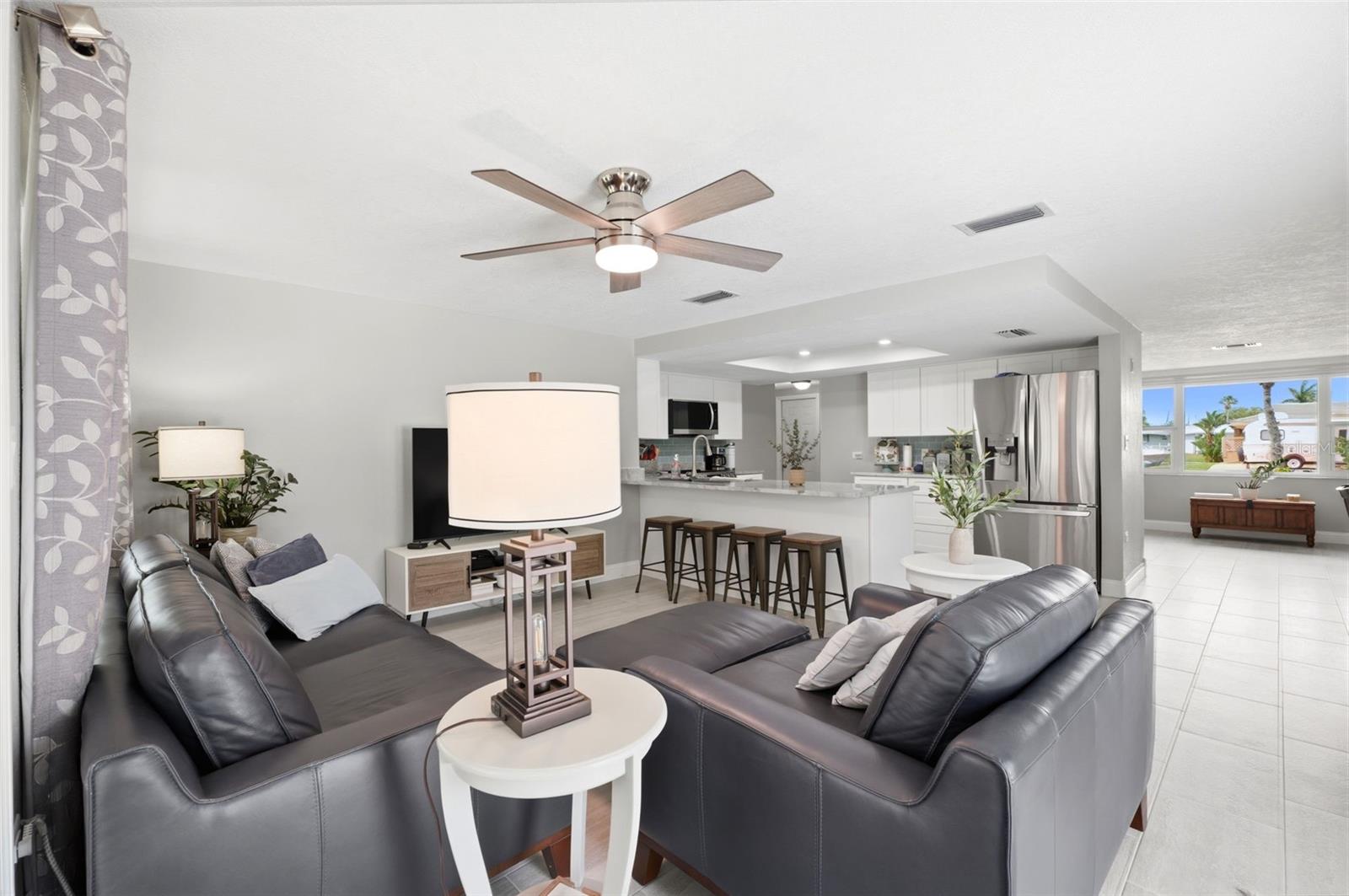 FLOR A MAR - Residential