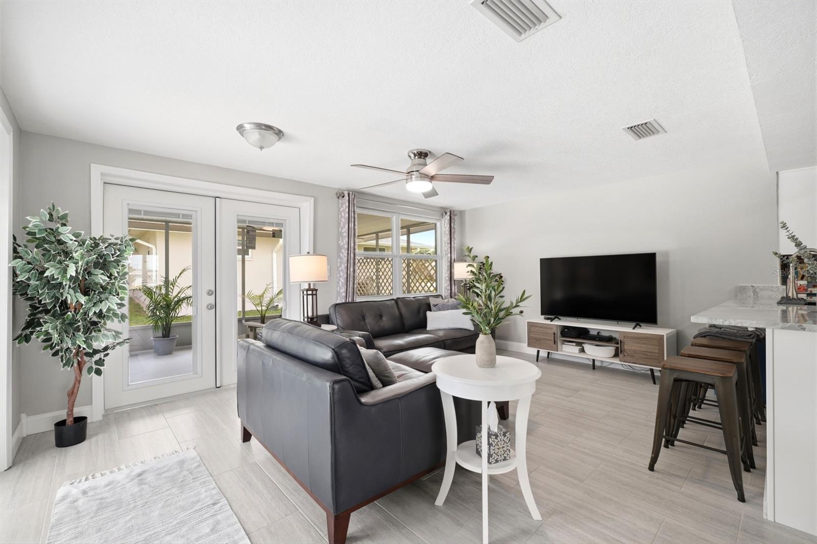 FLOR A MAR - Residential