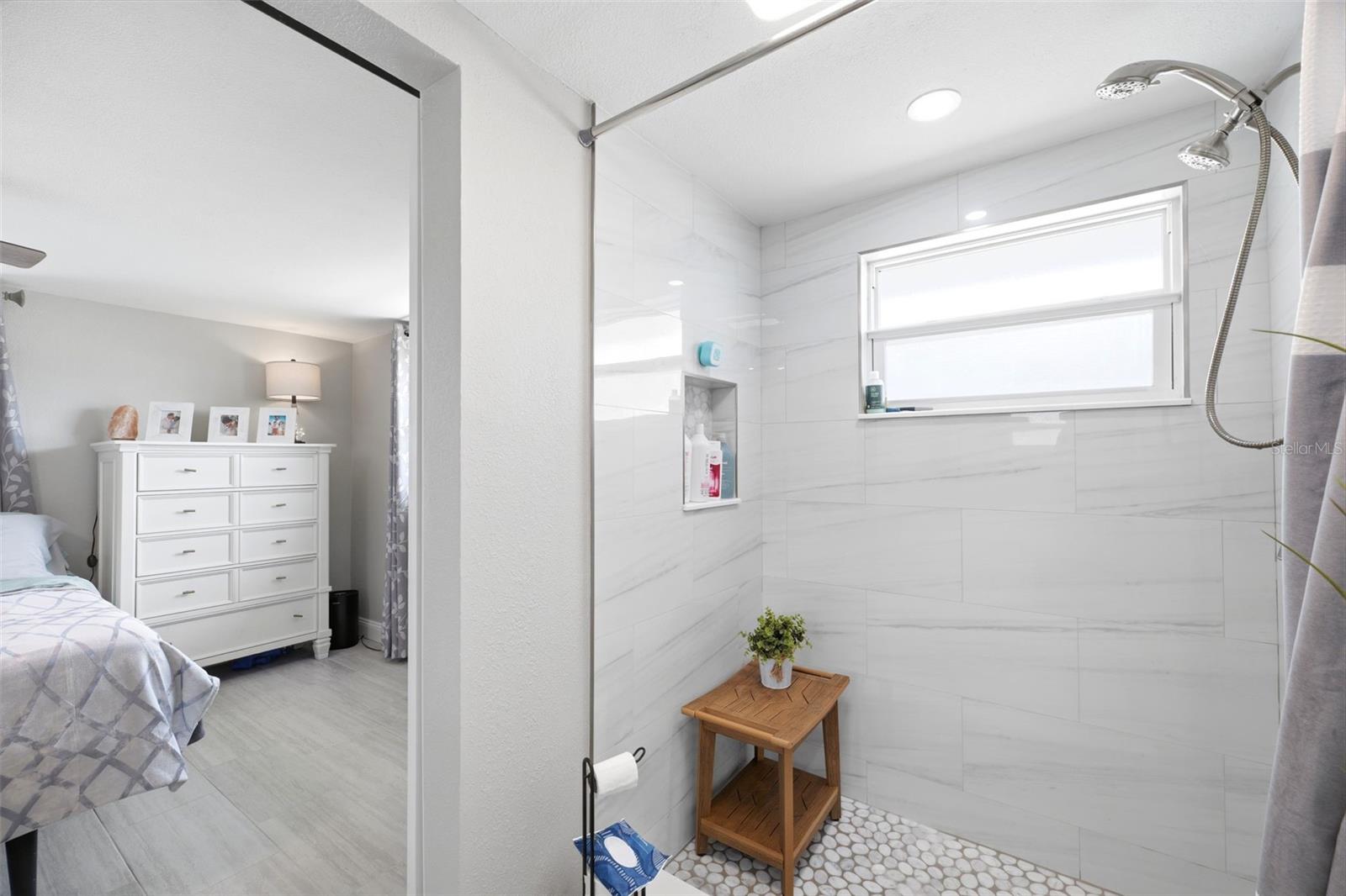 FLOR A MAR - Residential