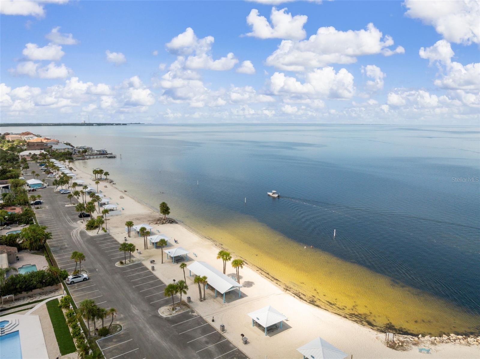 FLOR A MAR - Residential