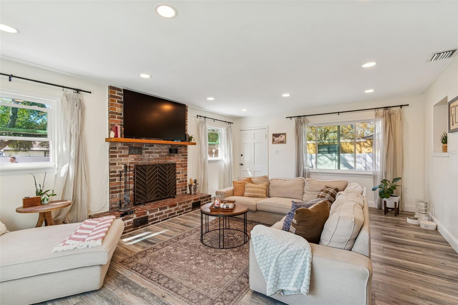 GOLFLAND OF TAMPAS NORTH SIDE - Residential