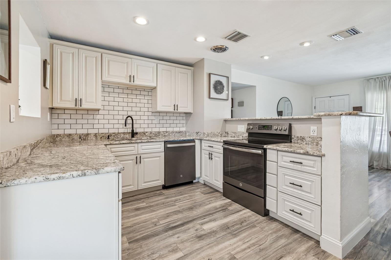 GOLFLAND OF TAMPAS NORTH SIDE - Residential