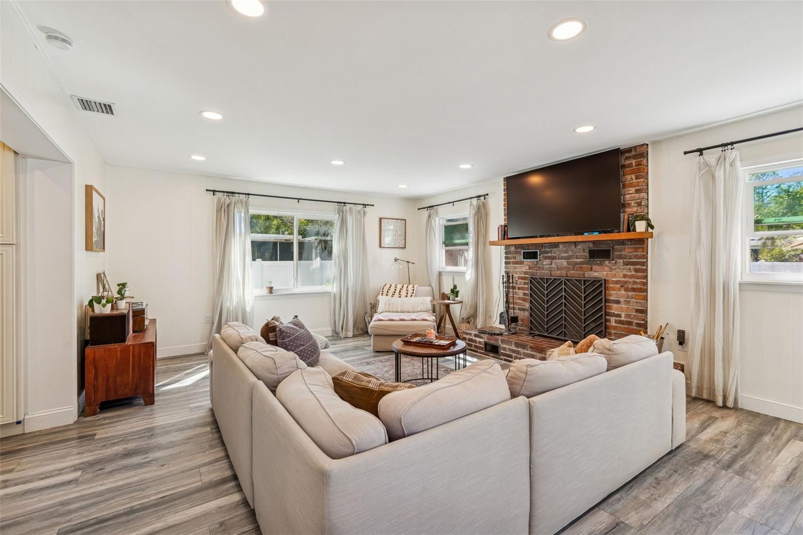 GOLFLAND OF TAMPAS NORTH SIDE - Residential