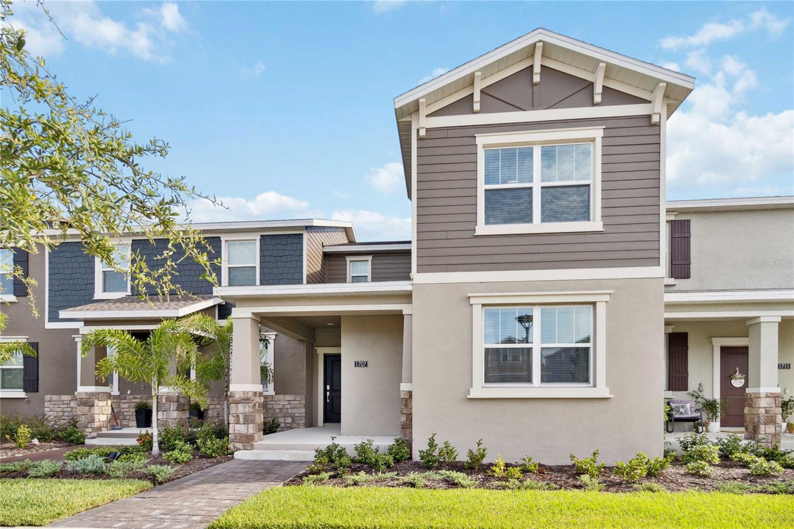 View KISSIMMEE, FL 34744 townhome