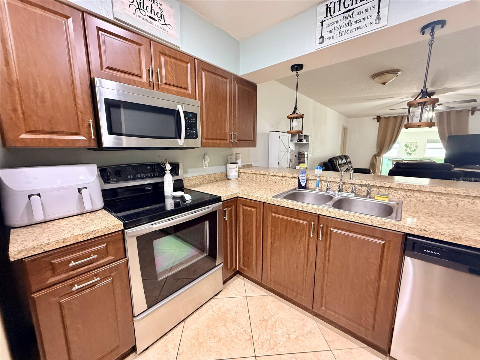 GATEWOOD UNIT 01 - Residential Lease