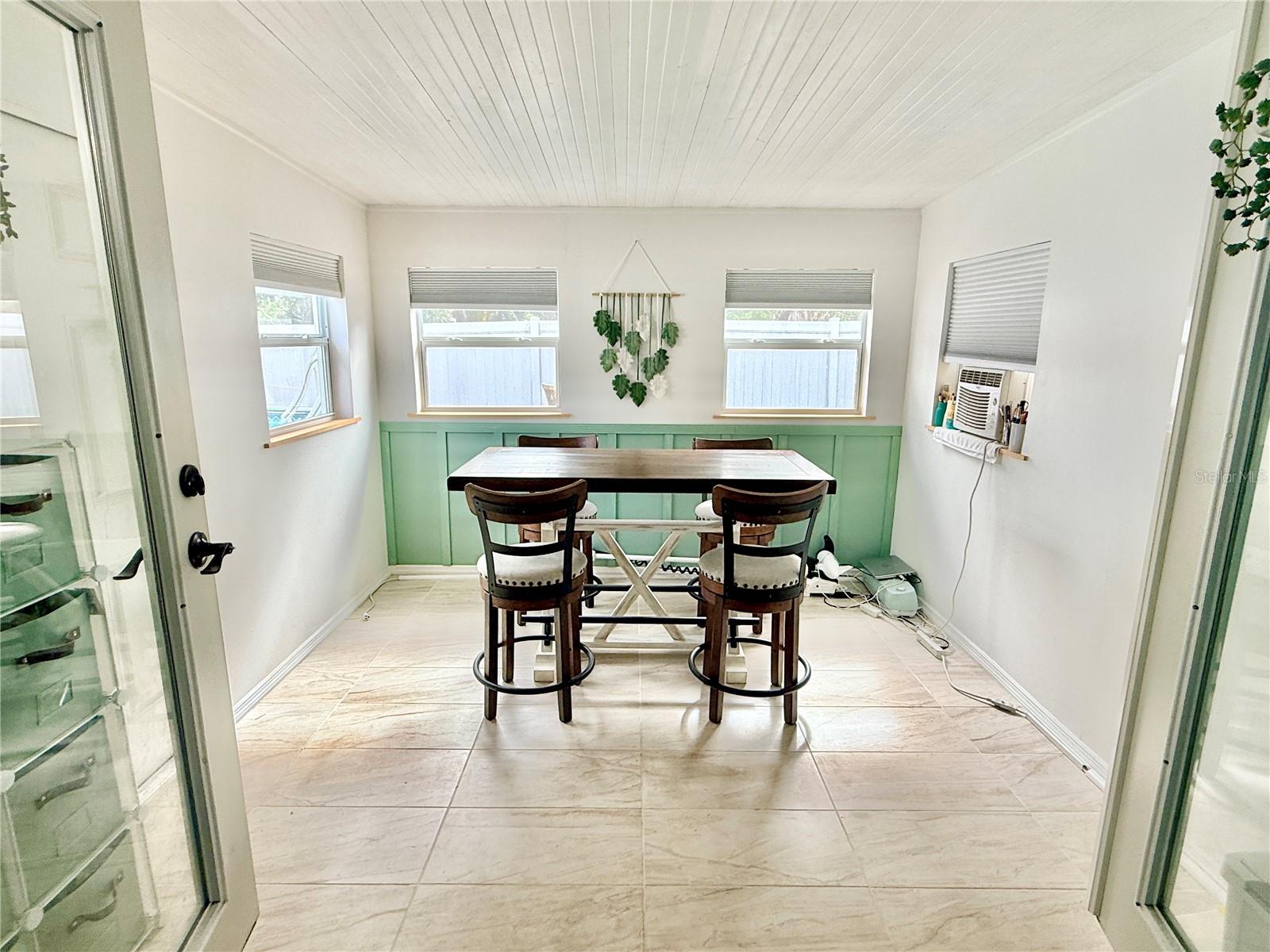 GATEWOOD UNIT 01 - Residential Lease