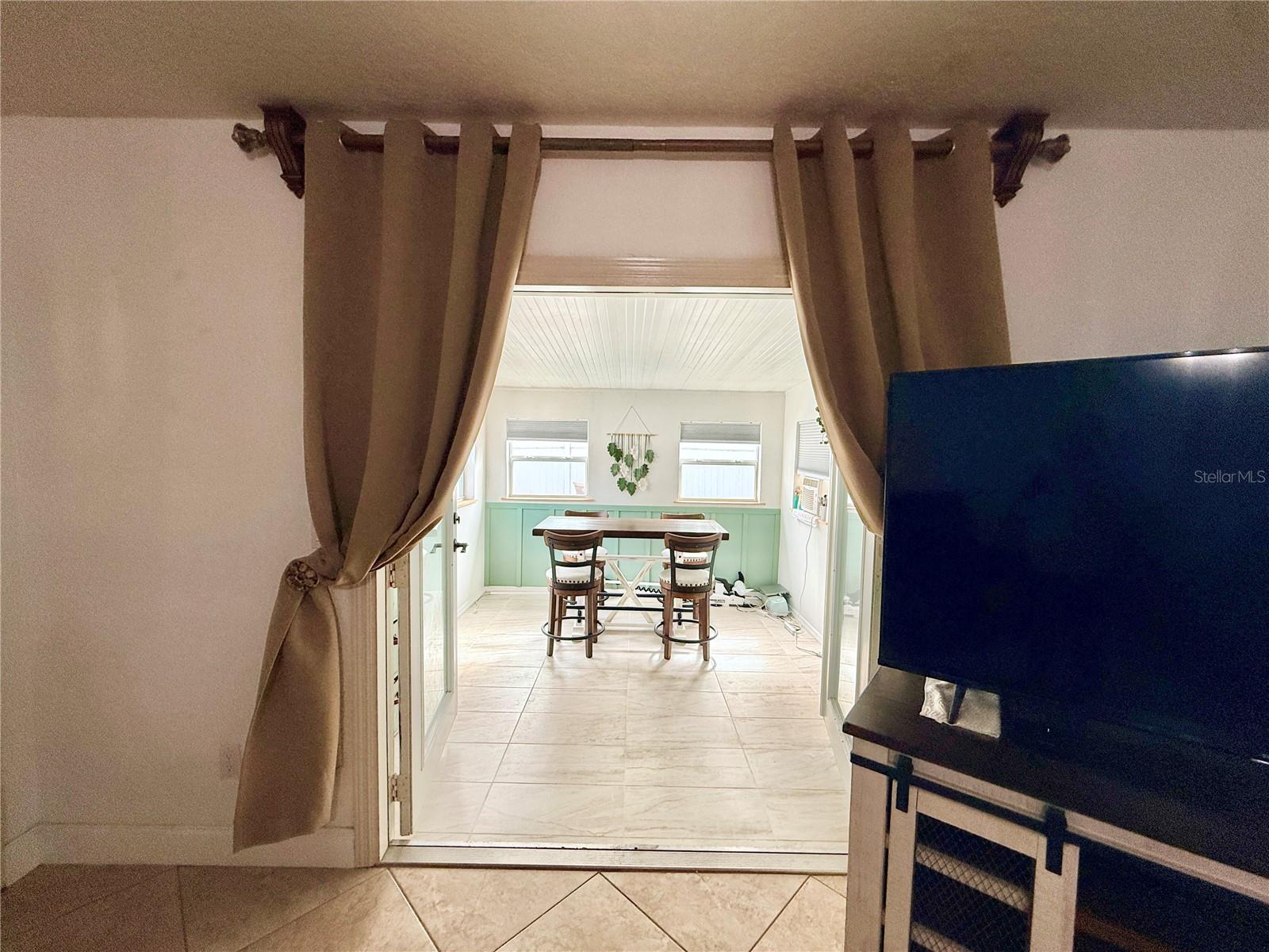 GATEWOOD UNIT 01 - Residential Lease