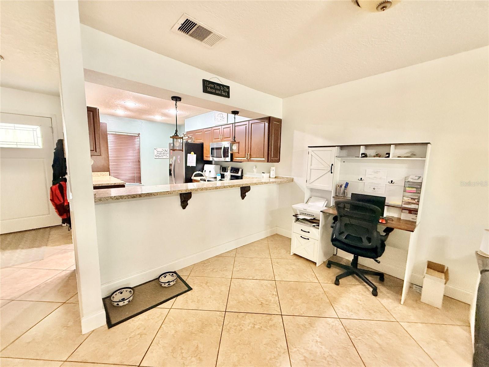 GATEWOOD UNIT 01 - Residential Lease