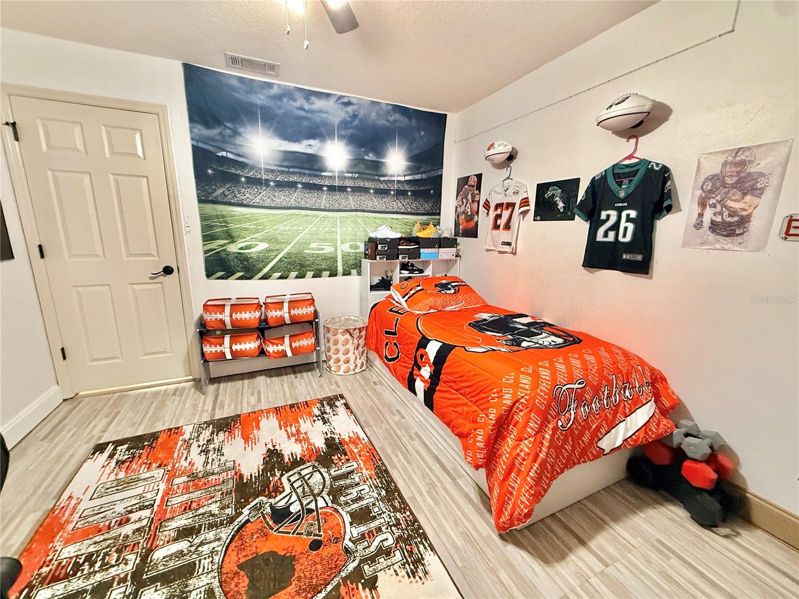 GATEWOOD UNIT 01 - Residential Lease