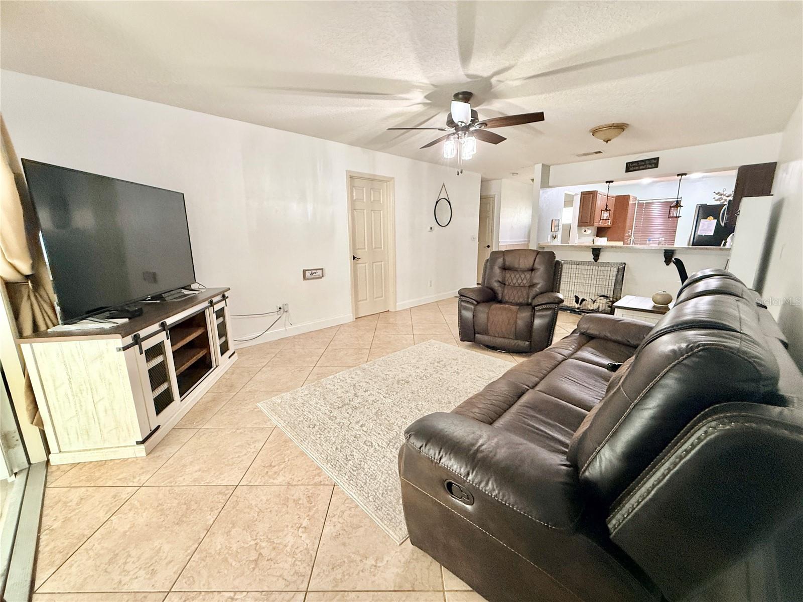 GATEWOOD UNIT 01 - Residential Lease