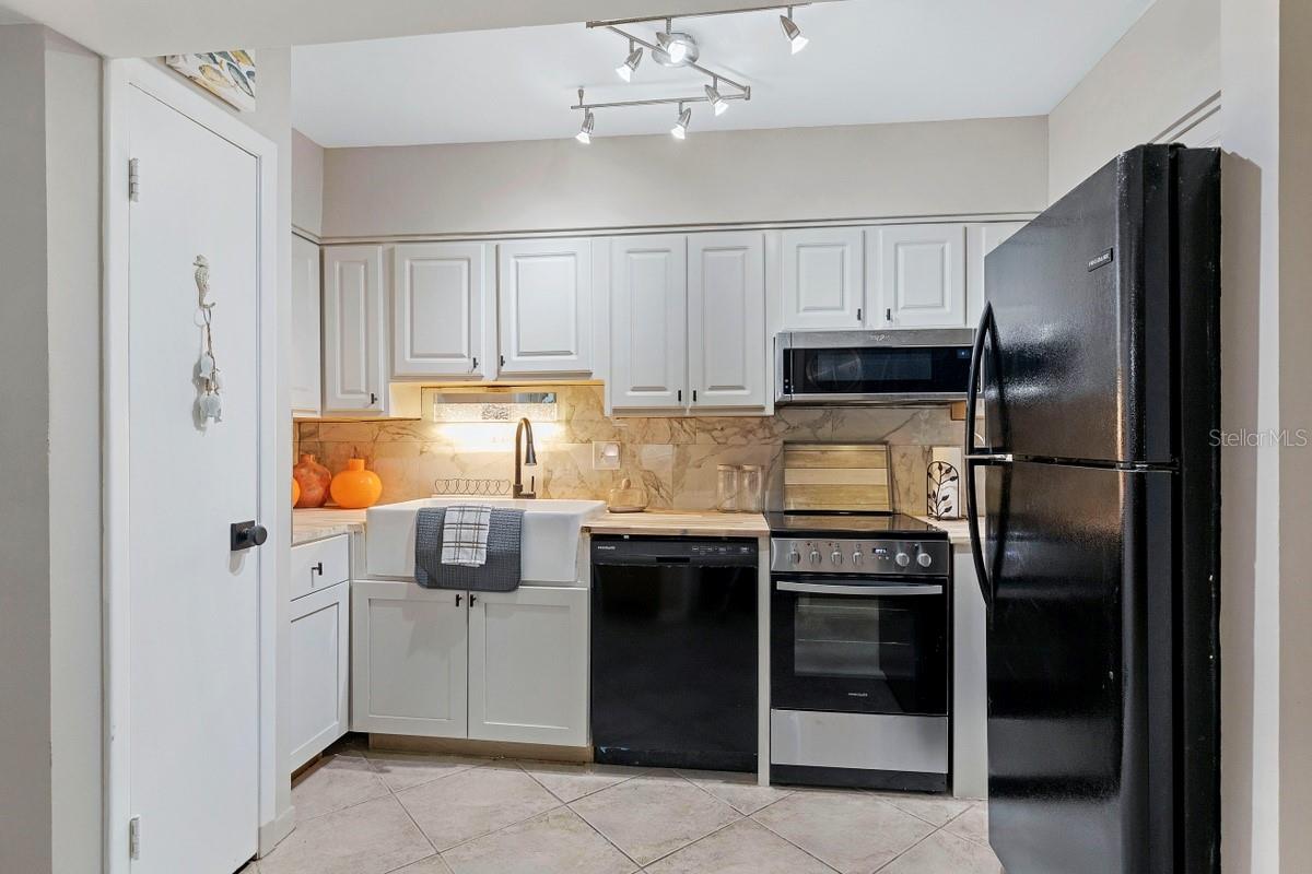 TREASURE ISLAND VILLAS - Residential Lease