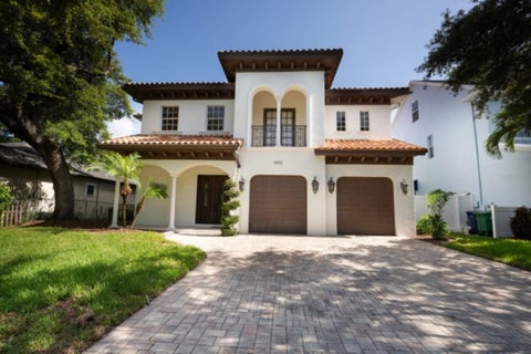 4 beds bed, 3.5 baths bath property at 3915 W Kensington Avenue, Tampa, FL 33629