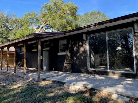 A home in MINNEOLA