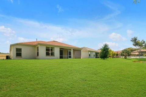 A home in LAKELAND