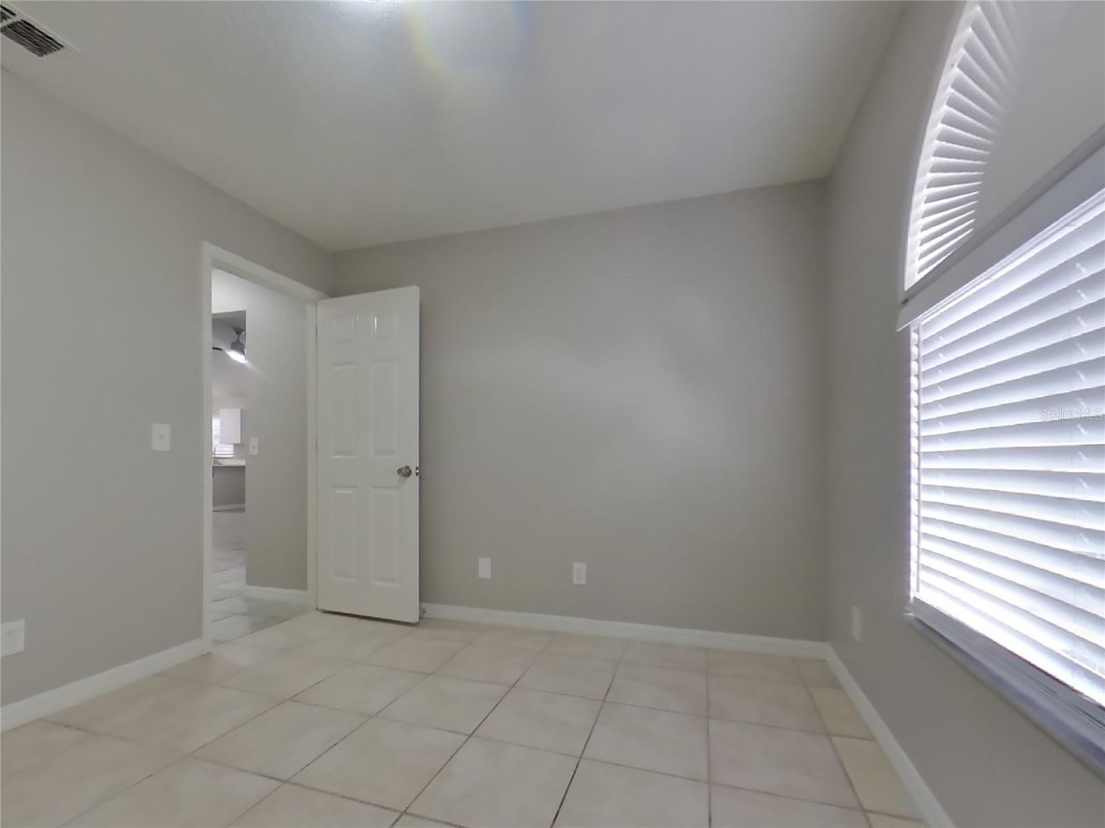 VALENCIA GREENS - Residential Lease