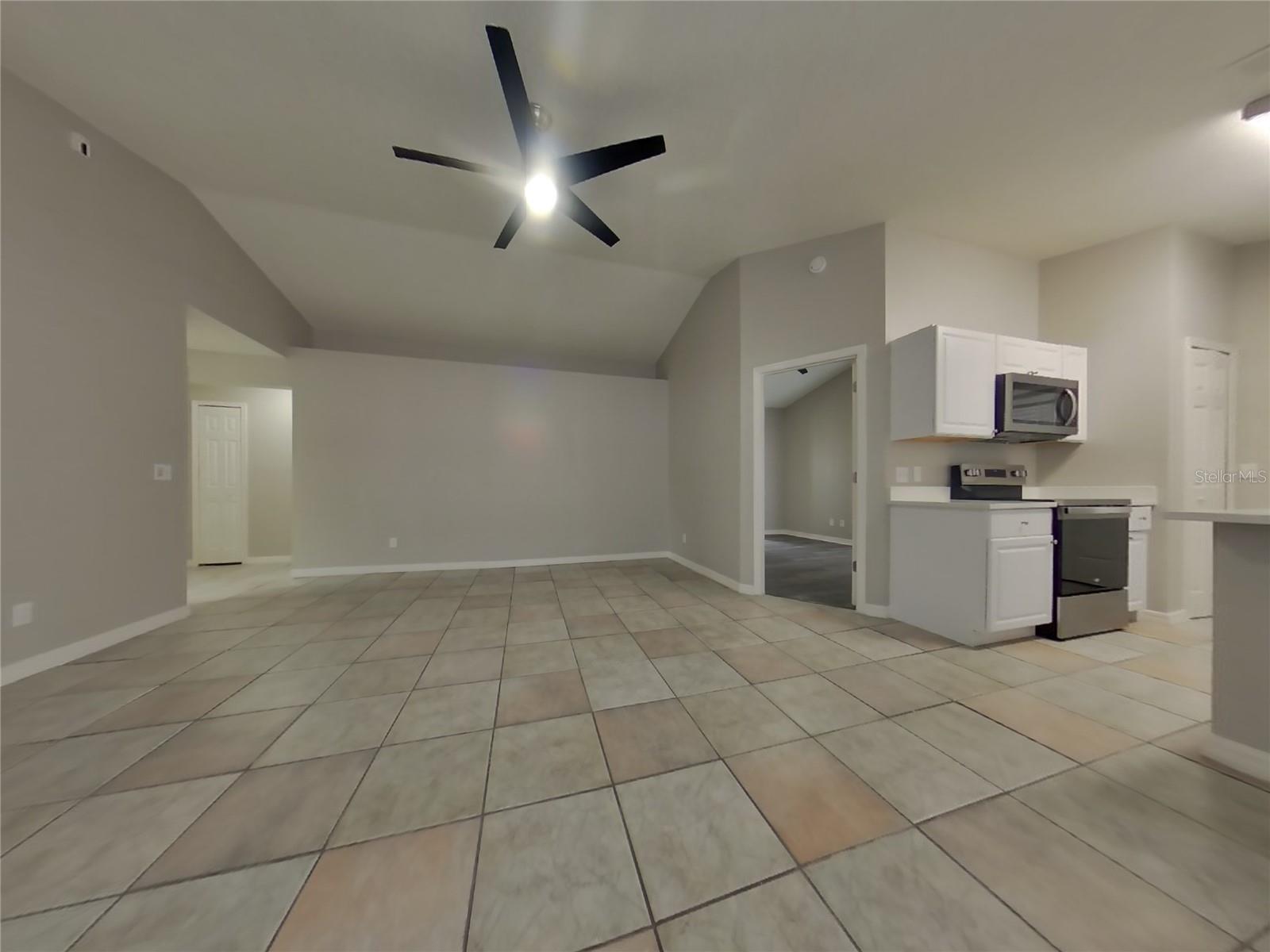 VALENCIA GREENS - Residential Lease