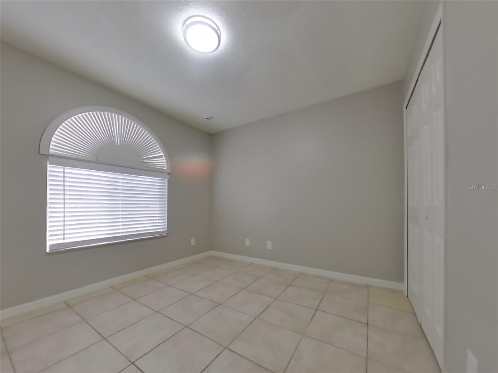 VALENCIA GREENS - Residential Lease