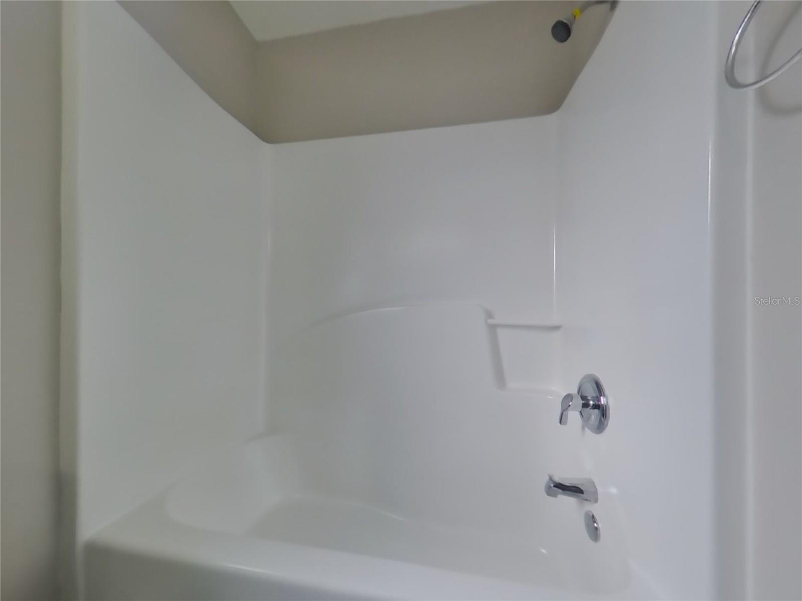 VALENCIA GREENS - Residential Lease