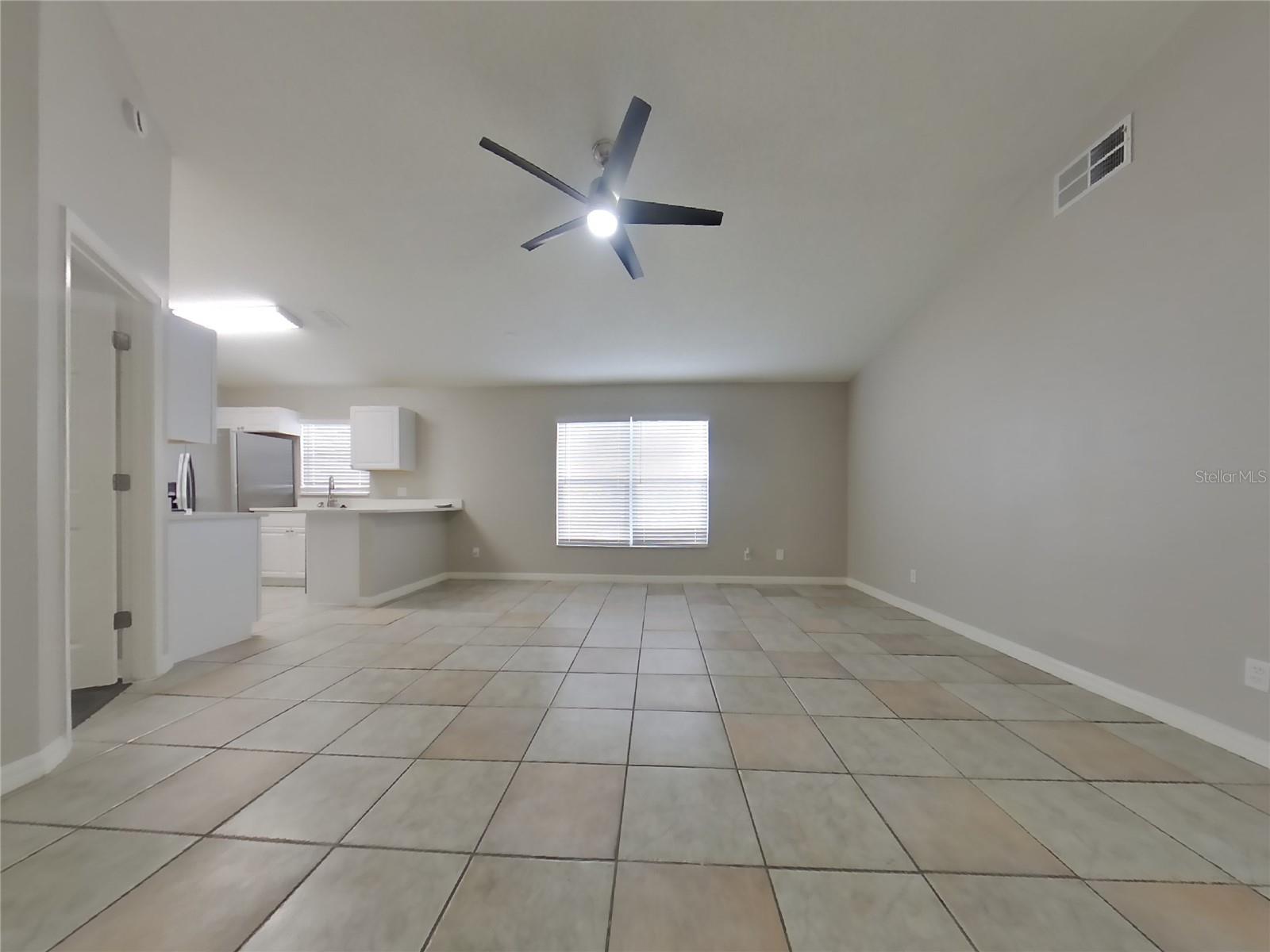 VALENCIA GREENS - Residential Lease