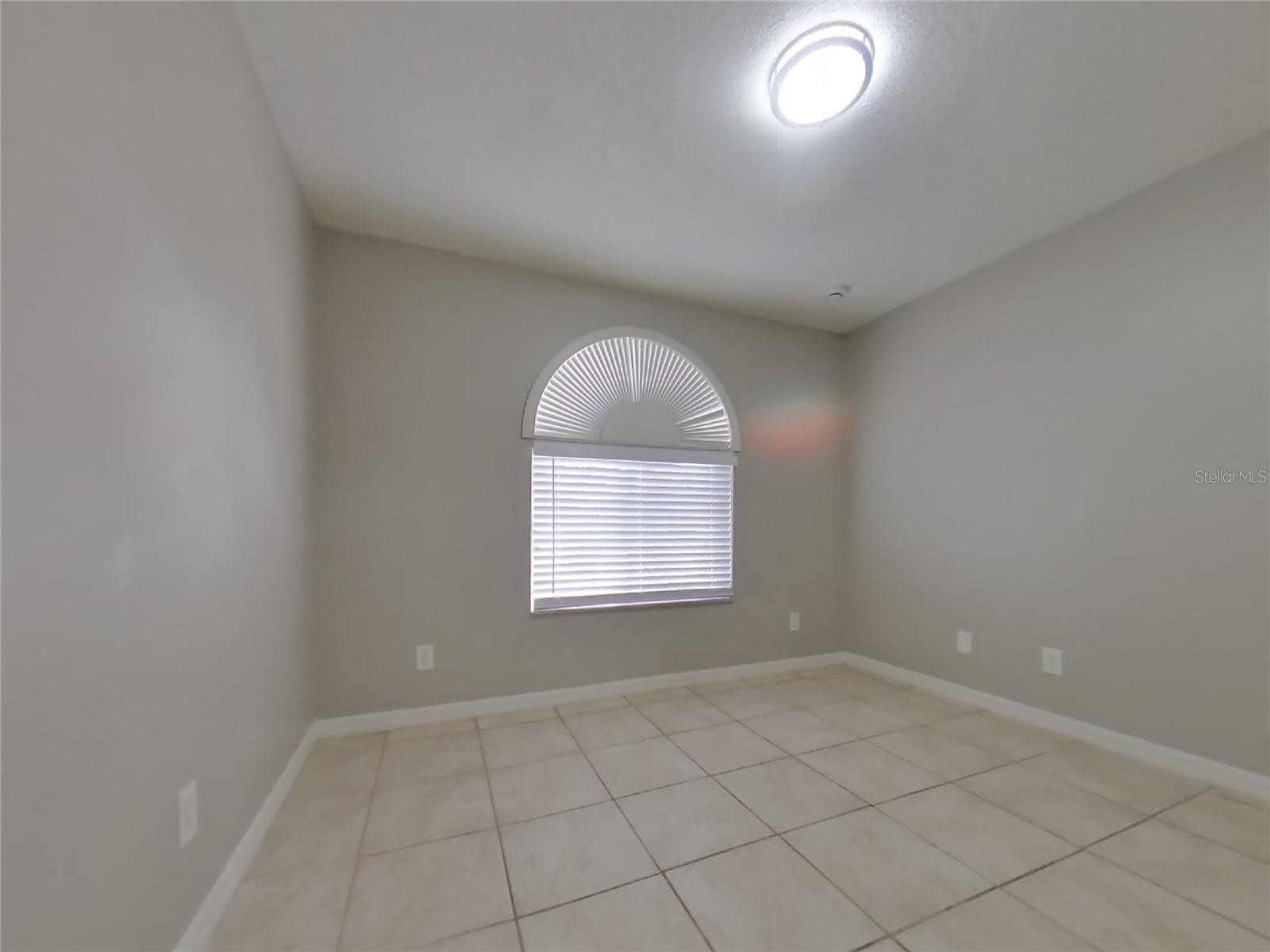 VALENCIA GREENS - Residential Lease