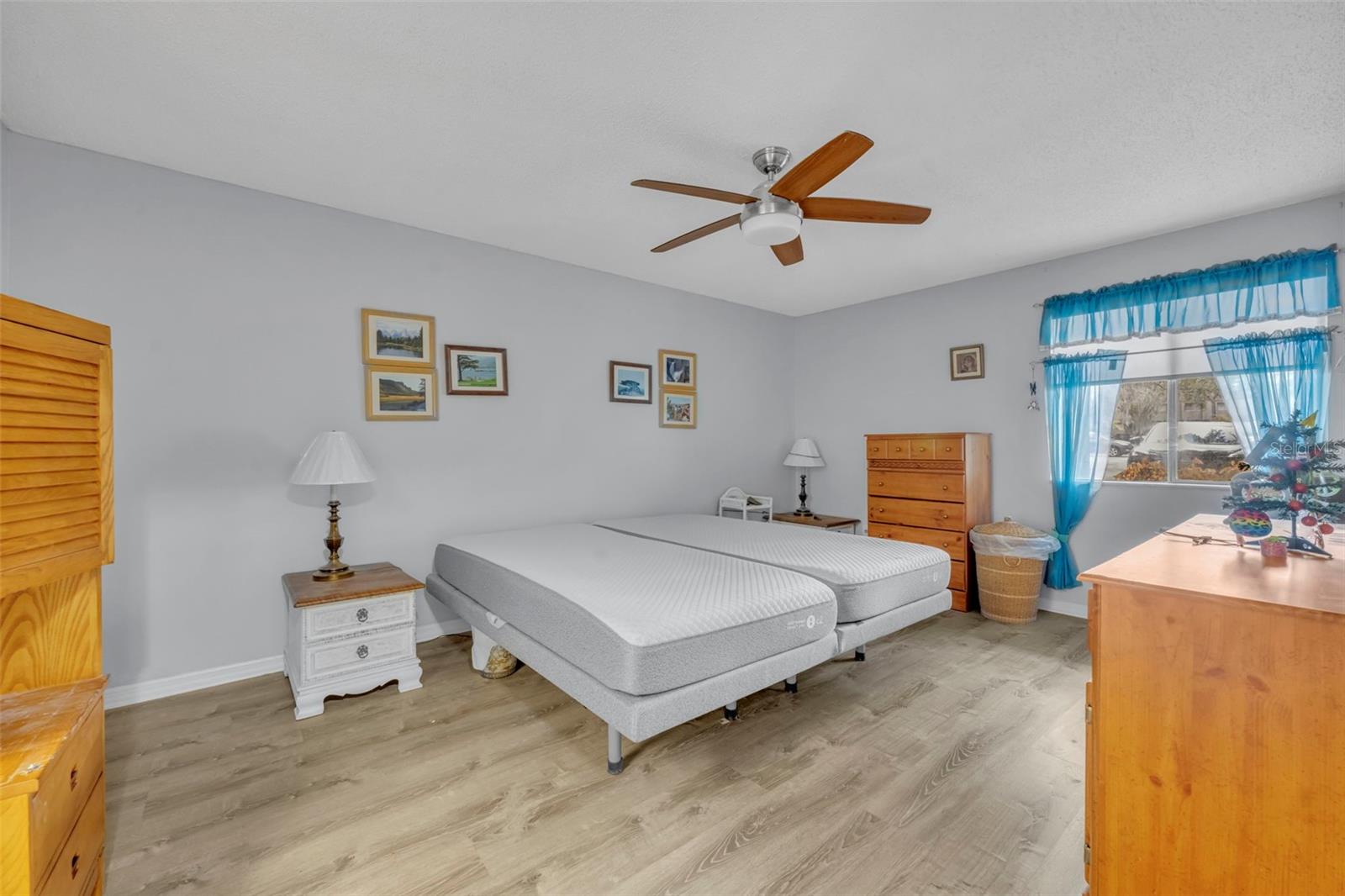 OAK HARBOUR SEC 1 - Residential