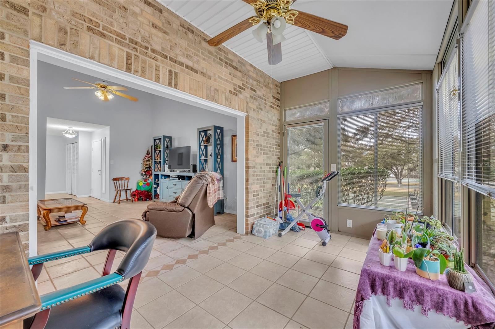 OAK HARBOUR SEC 1 - Residential