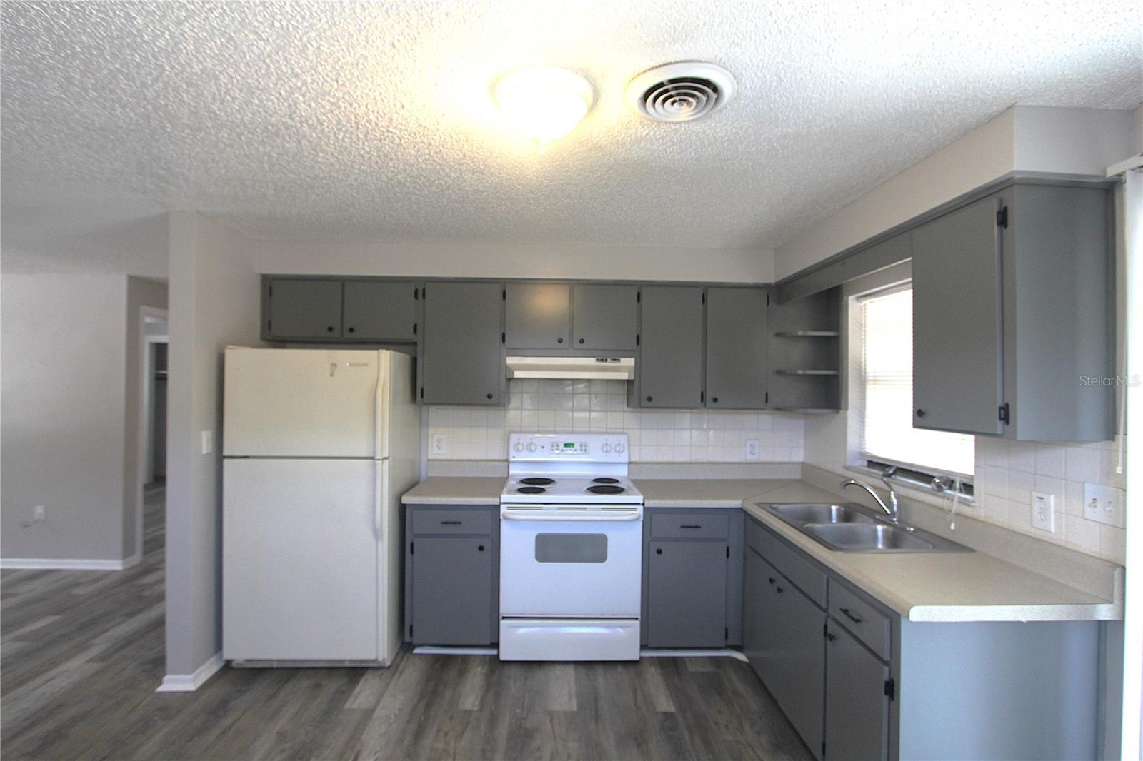 CITY ZEPHYRHILLS - Residential Lease